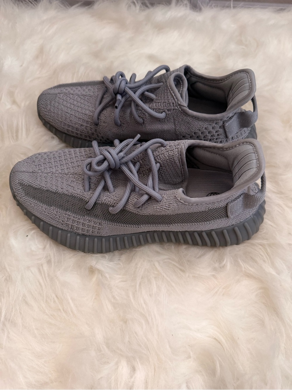 Yeezy 350 V2 Boost Low-Top Sneakers in Gray